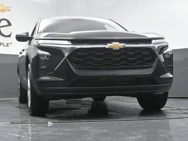 New 2026 Chevrolet Trax LS FWD image 3