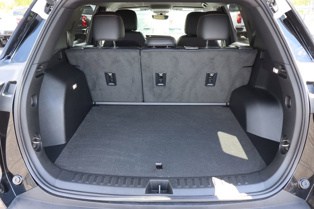 Used 2025 Chevrolet Equinox ACTIV w/ Safety and Technology Package AWD/4WD image 23