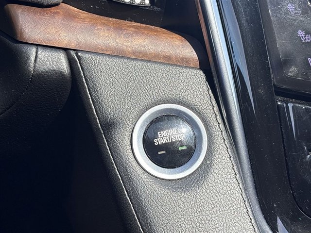 Used 2017 Cadillac Escalade Luxury image 16