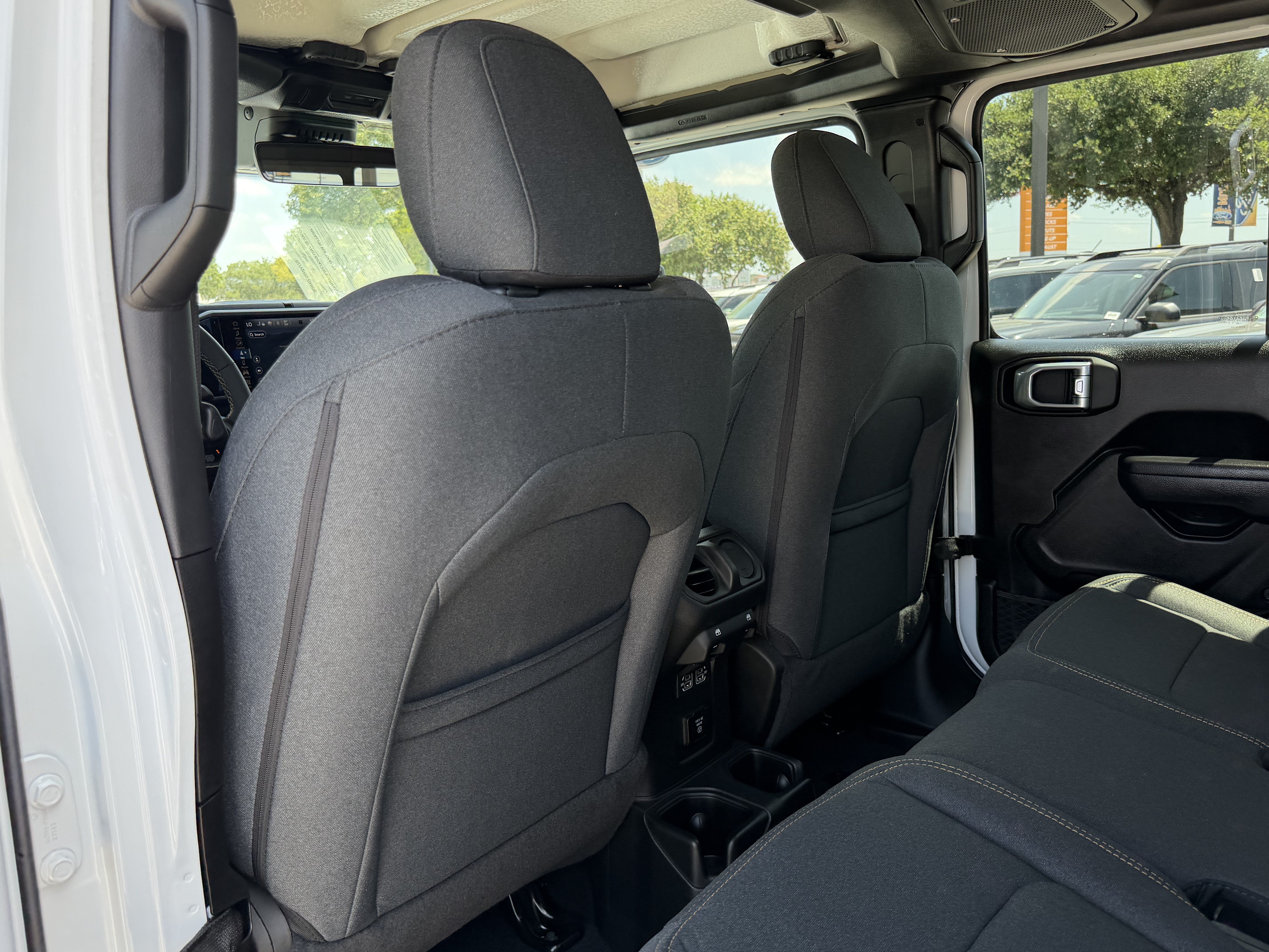 Used 2024 Jeep Gladiator Sport AWD/4WD image 13