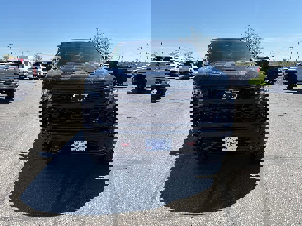 New 2025 Chevrolet Silverado 1500 LT Trail Boss w/ LPO, Dark Essentials Package image 2