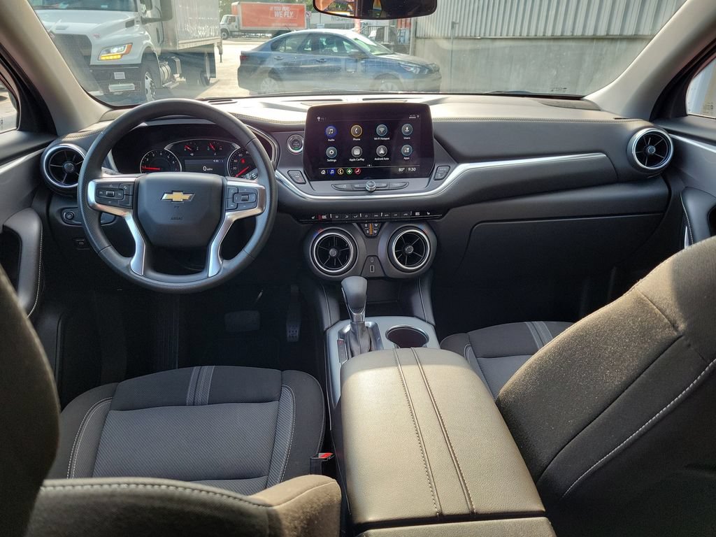 Used 2025 Chevrolet Blazer LT AWD/4WD image 11