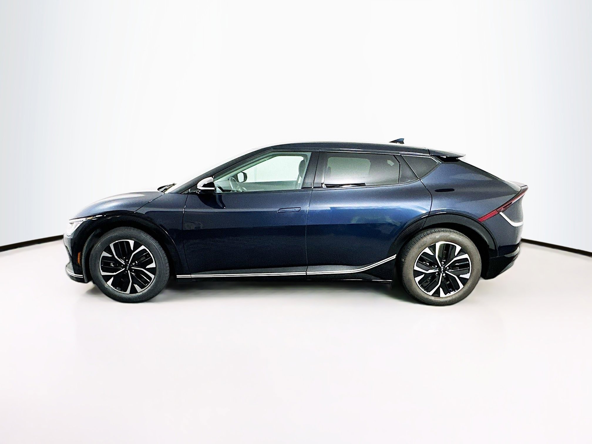 Used 2023 Kia EV6 Wind RWD image 4