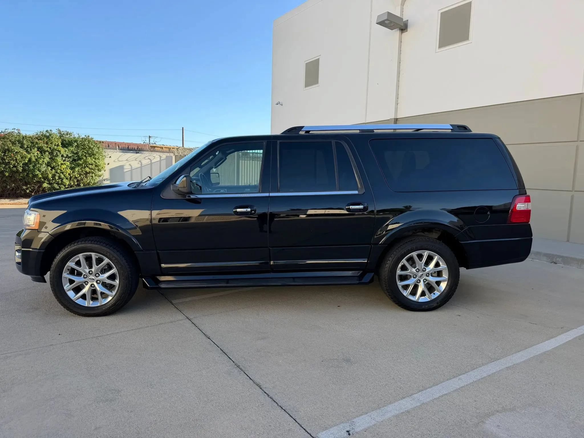 Used 2017 Ford Expedition EL Limited RWD image 8