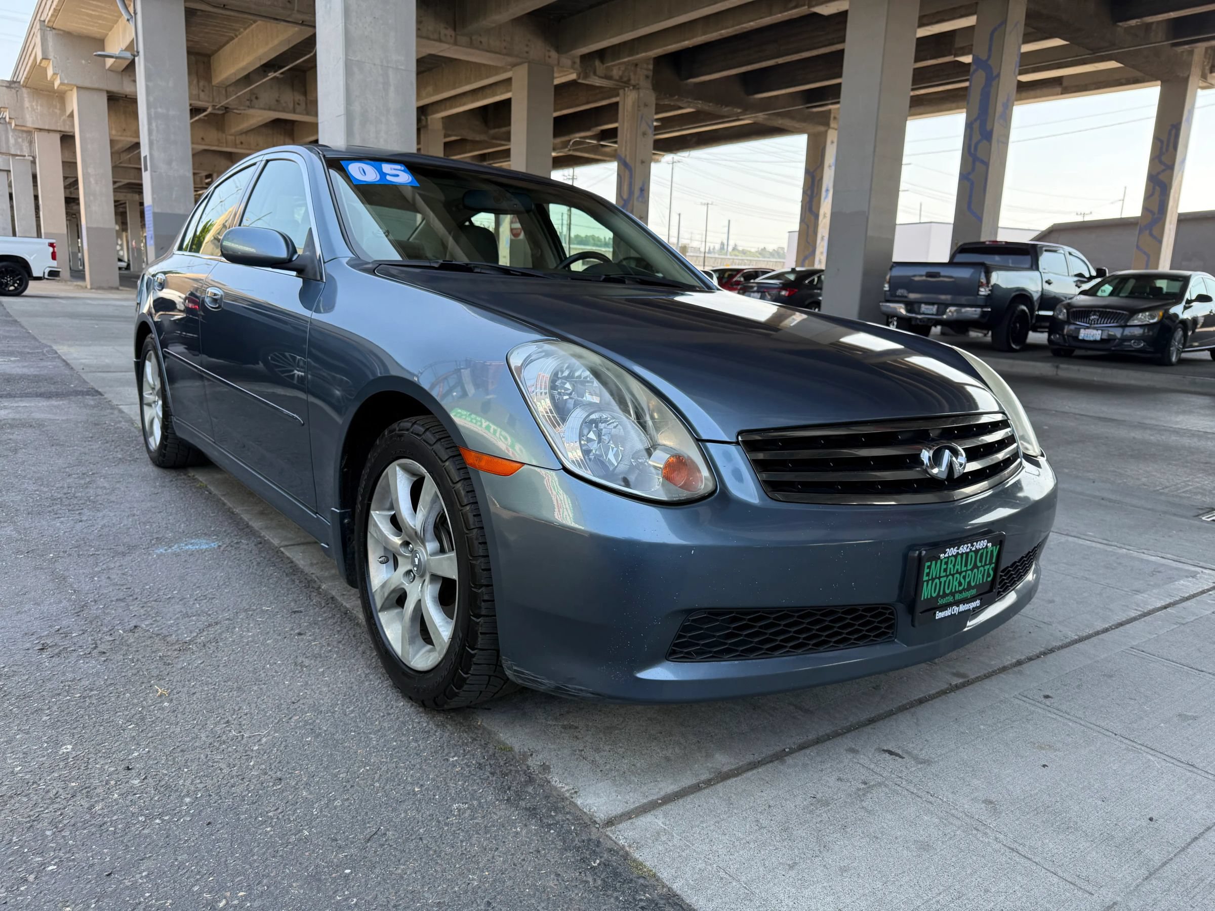 Used 2005 INFINITI G35 Sedan w/ (P03) Premium Pkg C RWD image 3