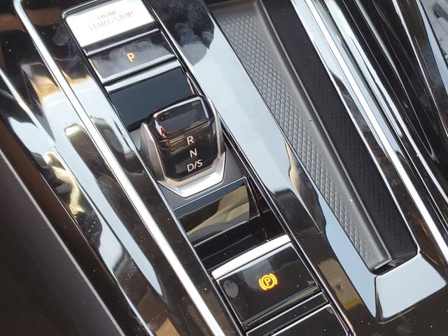 New 2026 Volkswagen GTI SE FWD image 27