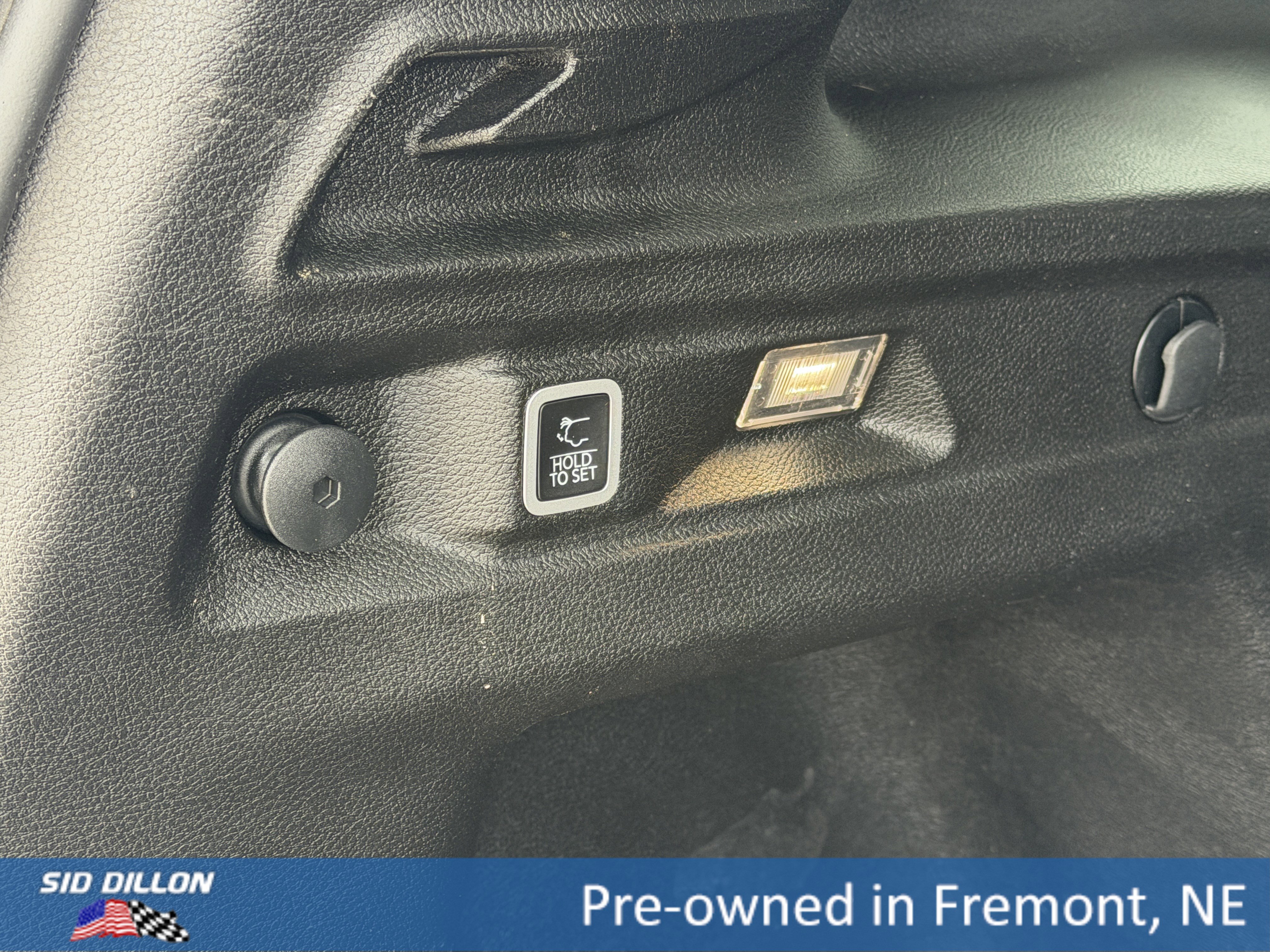 Used 2023 Jeep Grand Cherokee L Limited AWD/4WD image 6