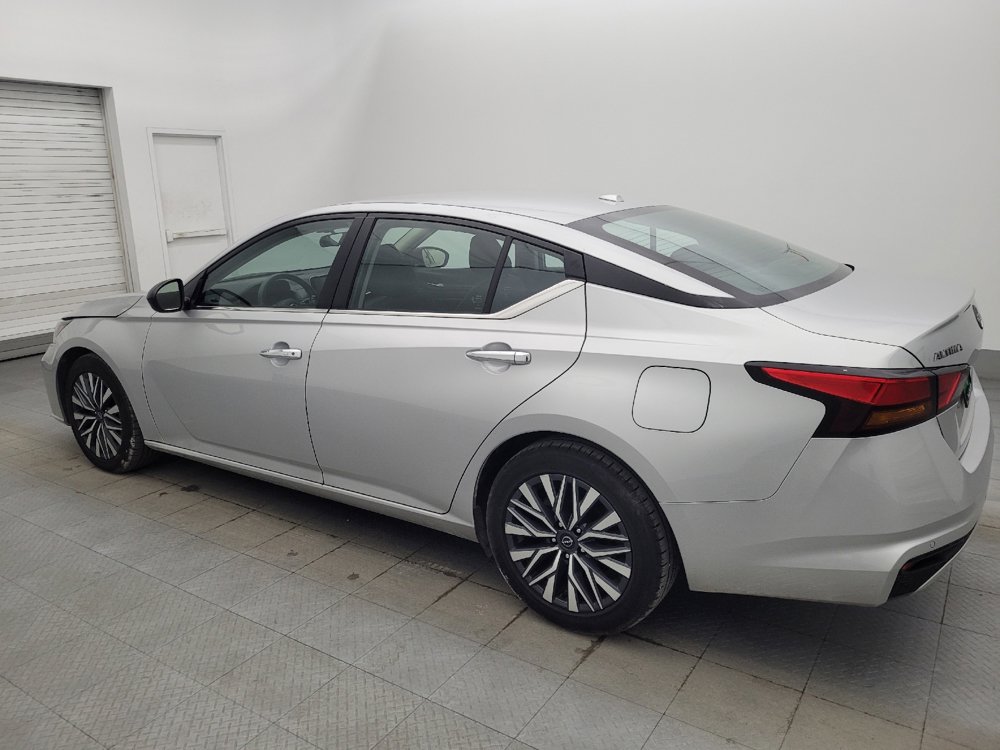 Used 2024 Nissan Altima 2.5 SV image 3