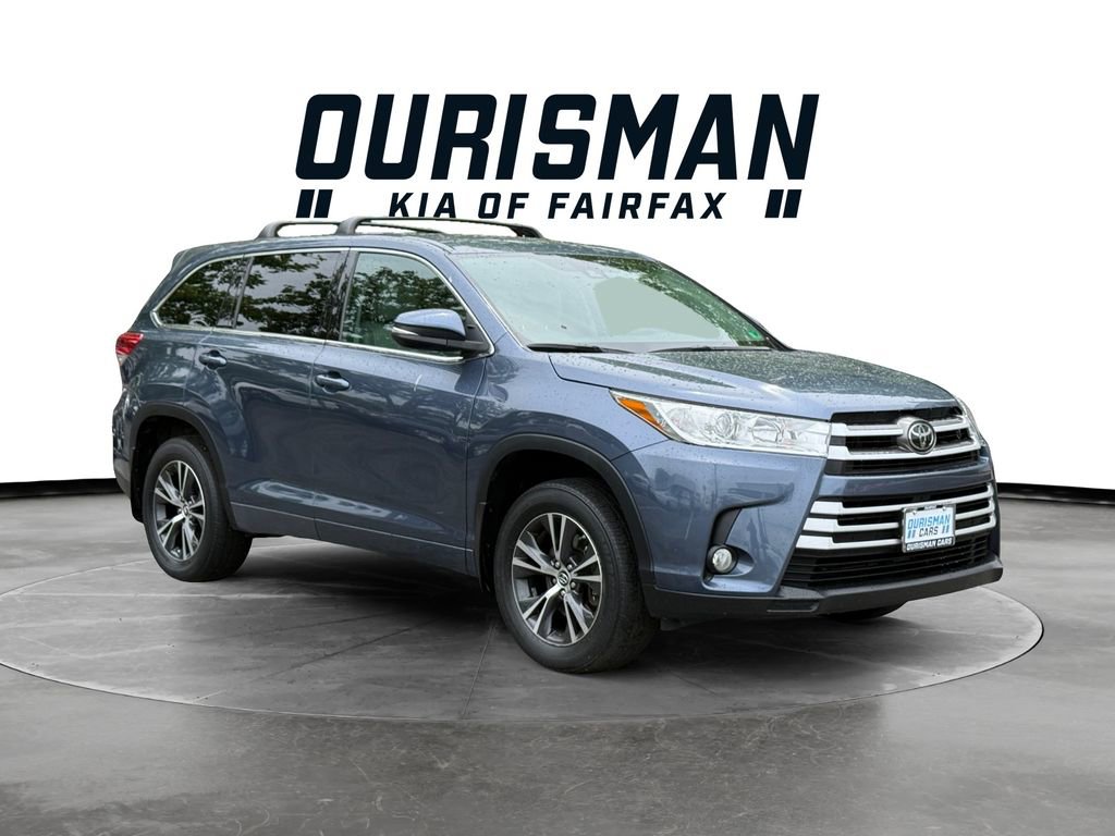 Used 2017 Toyota Highlander Plus AWD/4WD image 1