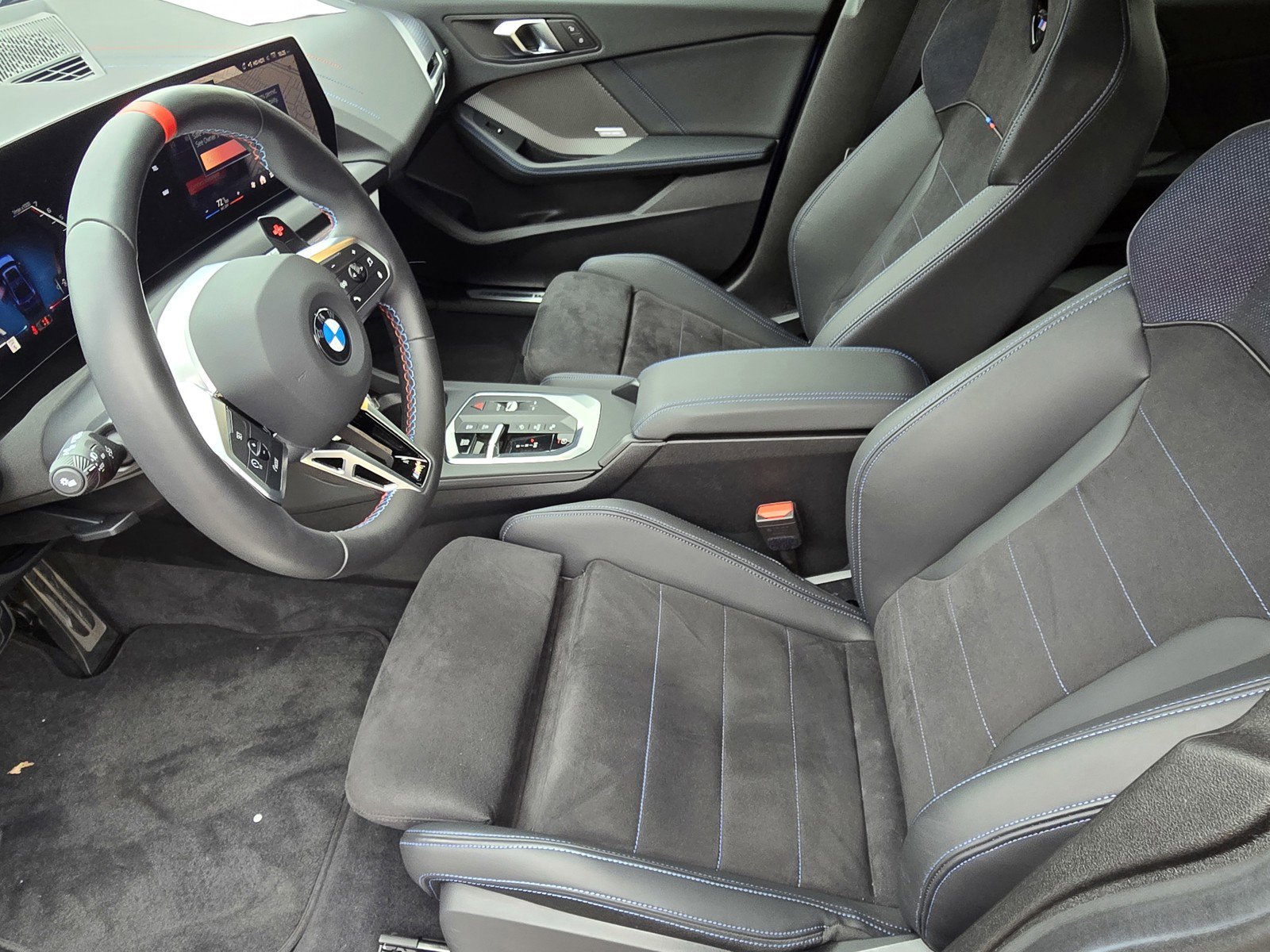 Used 2025 BMW M235i xDrive w/ M Performance Package image 17