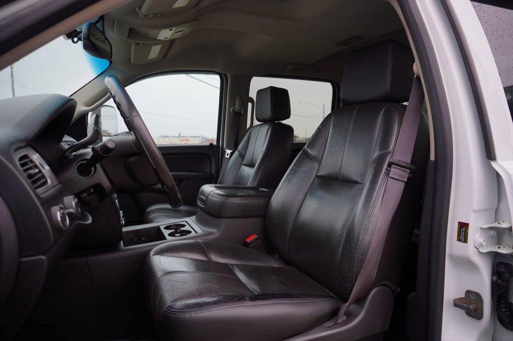 Used 2014 Chevrolet Silverado 2500 LTZ image 18