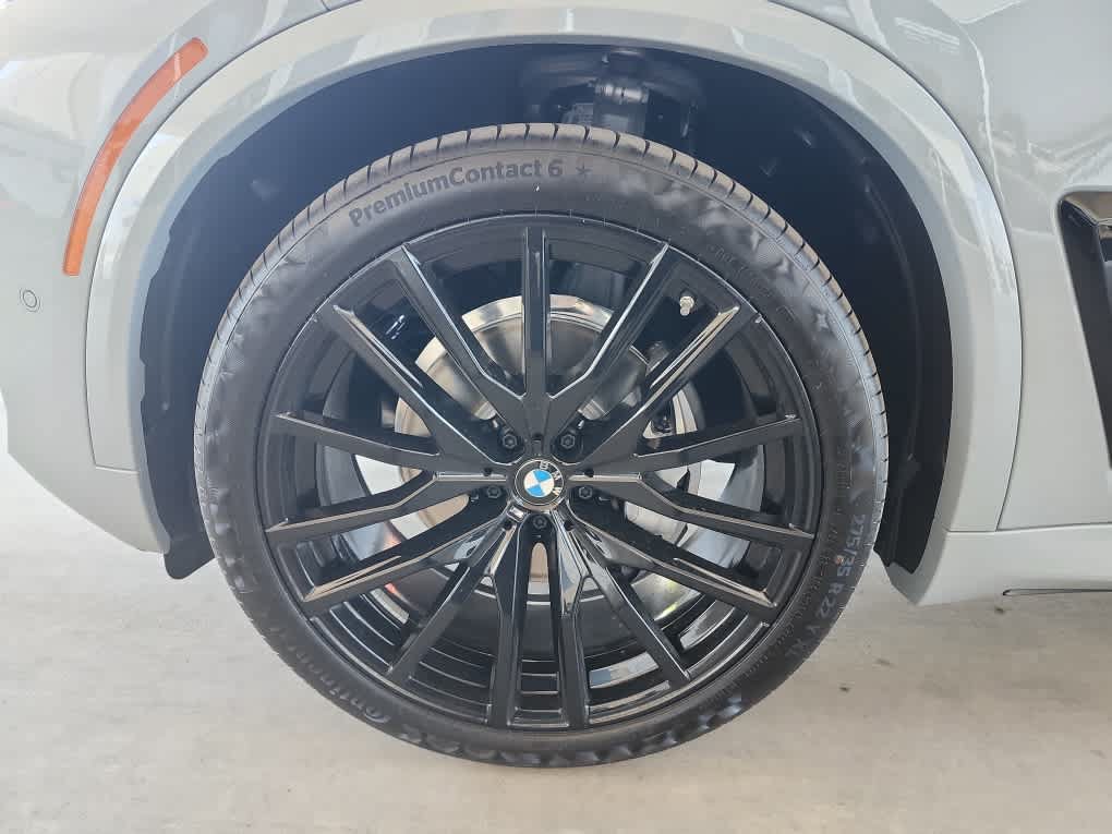 New 2026 BMW X5 xDrive40i w/ M Sport Package AWD/4WD image 7