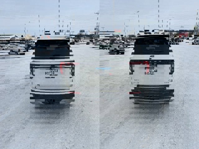 Used 2025 Ford Explorer Active w/ Active Comfort Package image 4