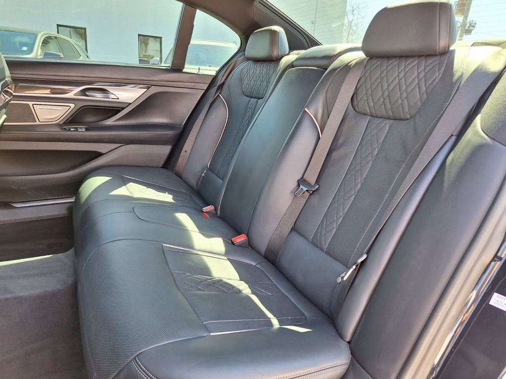 Used 2019 BMW 740i w/ Executive Package image 14