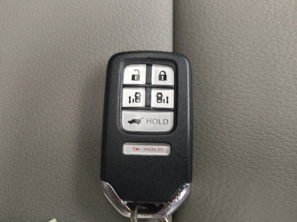 Used 2017 Honda Odyssey Touring Elite image 32