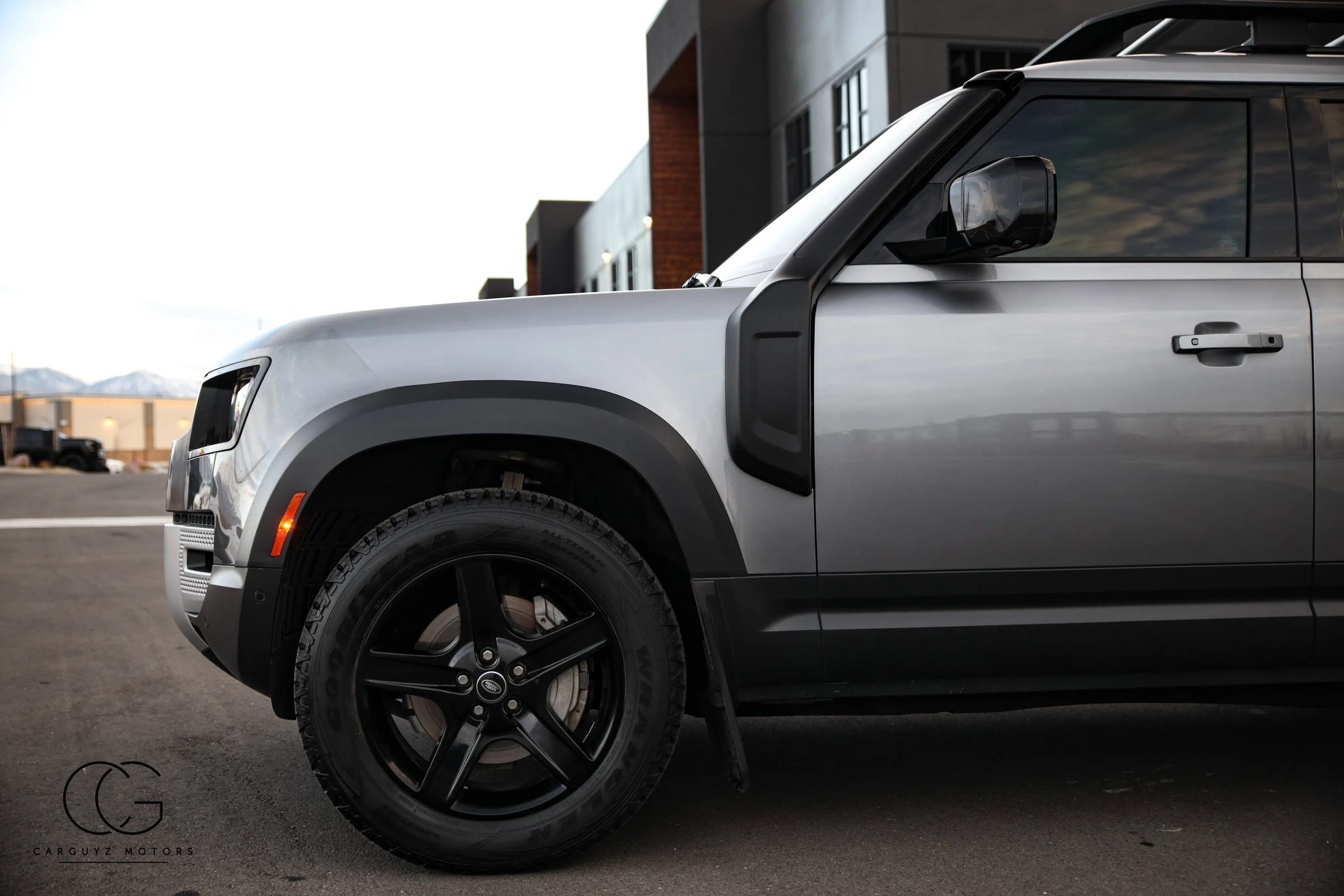 Used 2022 Land Rover Defender 110 SE image 39