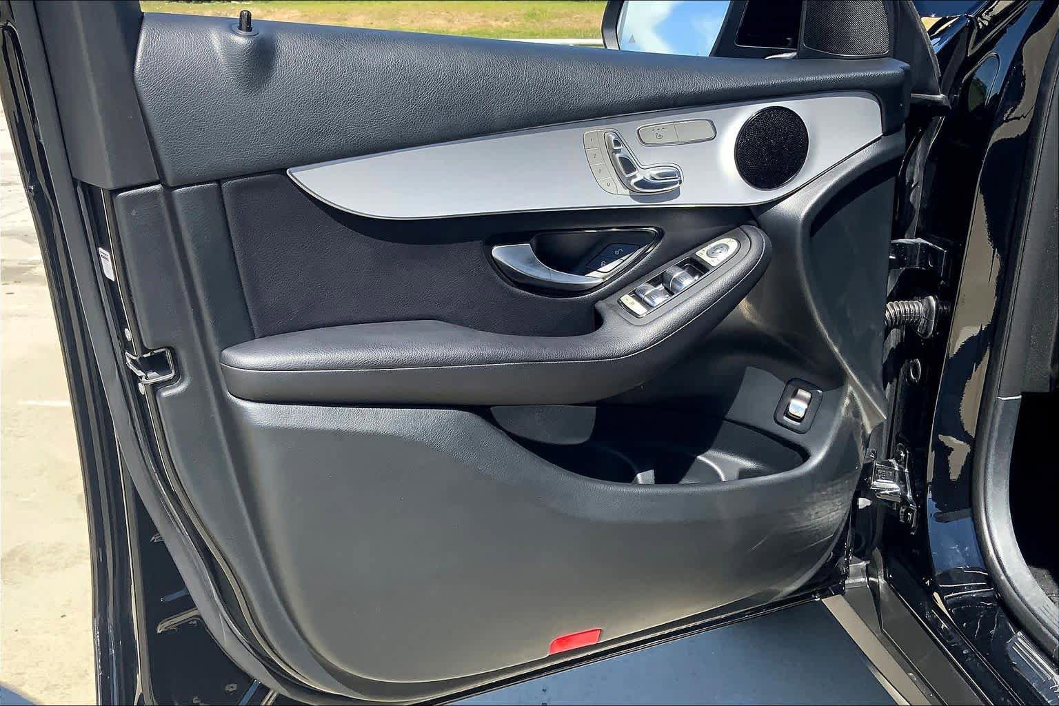 Used 2021 Mercedes-Benz GLC 300 image 25