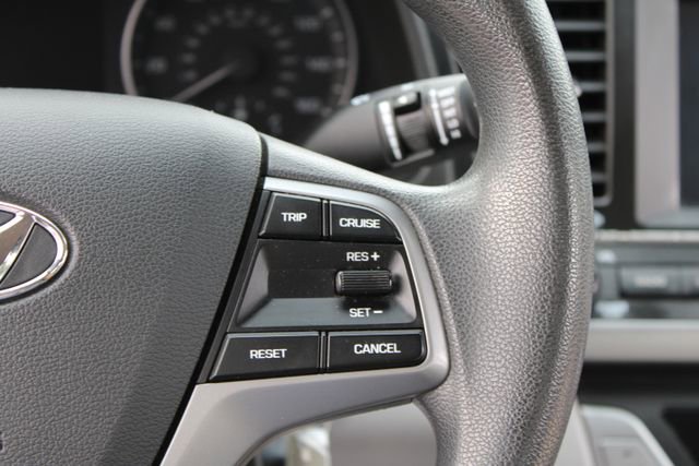 Used 2017 Hyundai Elantra SE FWD image 16