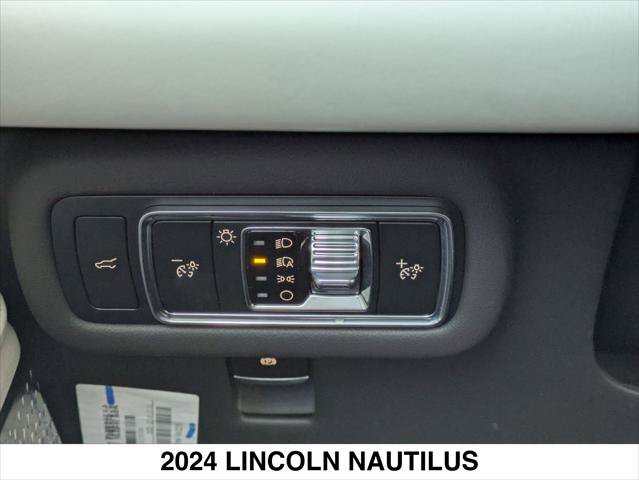 Used 2024 Lincoln Nautilus Black Label w/ Jet Appearance Package (87T) AWD/4WD image 21