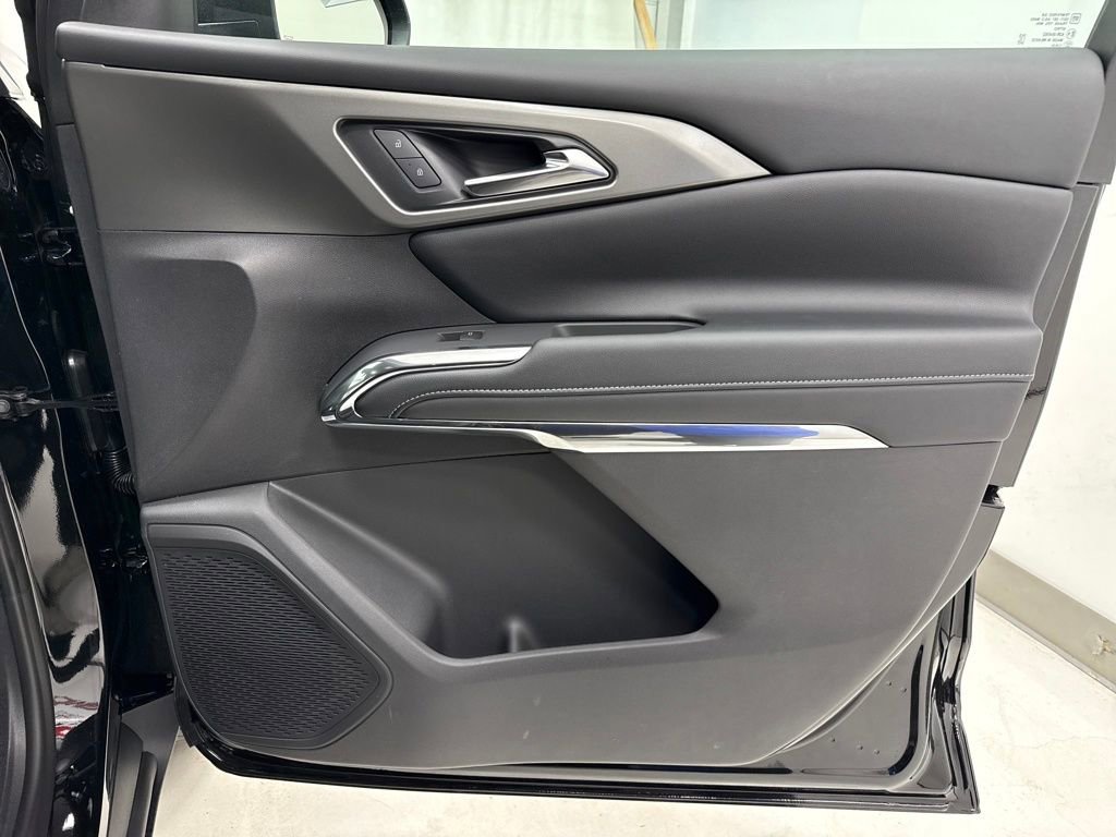 New 2026 Chevrolet Traverse LT w/ Midnight/Sport Edition image 8