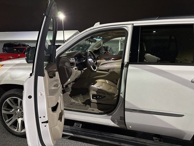 Used 2017 Cadillac Escalade Premium Luxury image 13