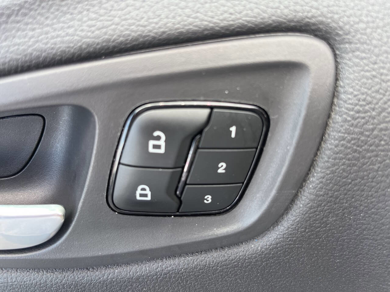 Used 2013 Ford Escape SEL image 26