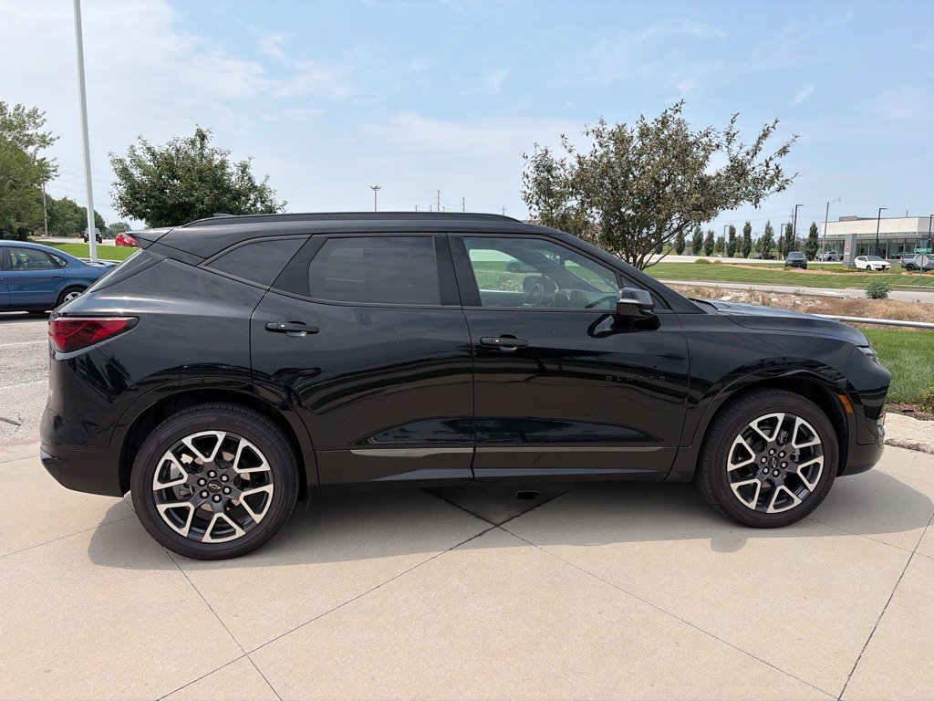 Used 2025 Chevrolet Blazer RS FWD image 16