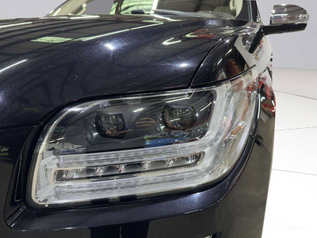 Used 2020 Lincoln Navigator L Black Label w/ Cargo Convenience Package image 11