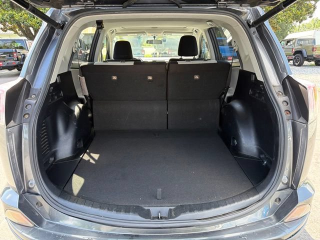 Used 2016 Toyota RAV4 XLE FWD image 9