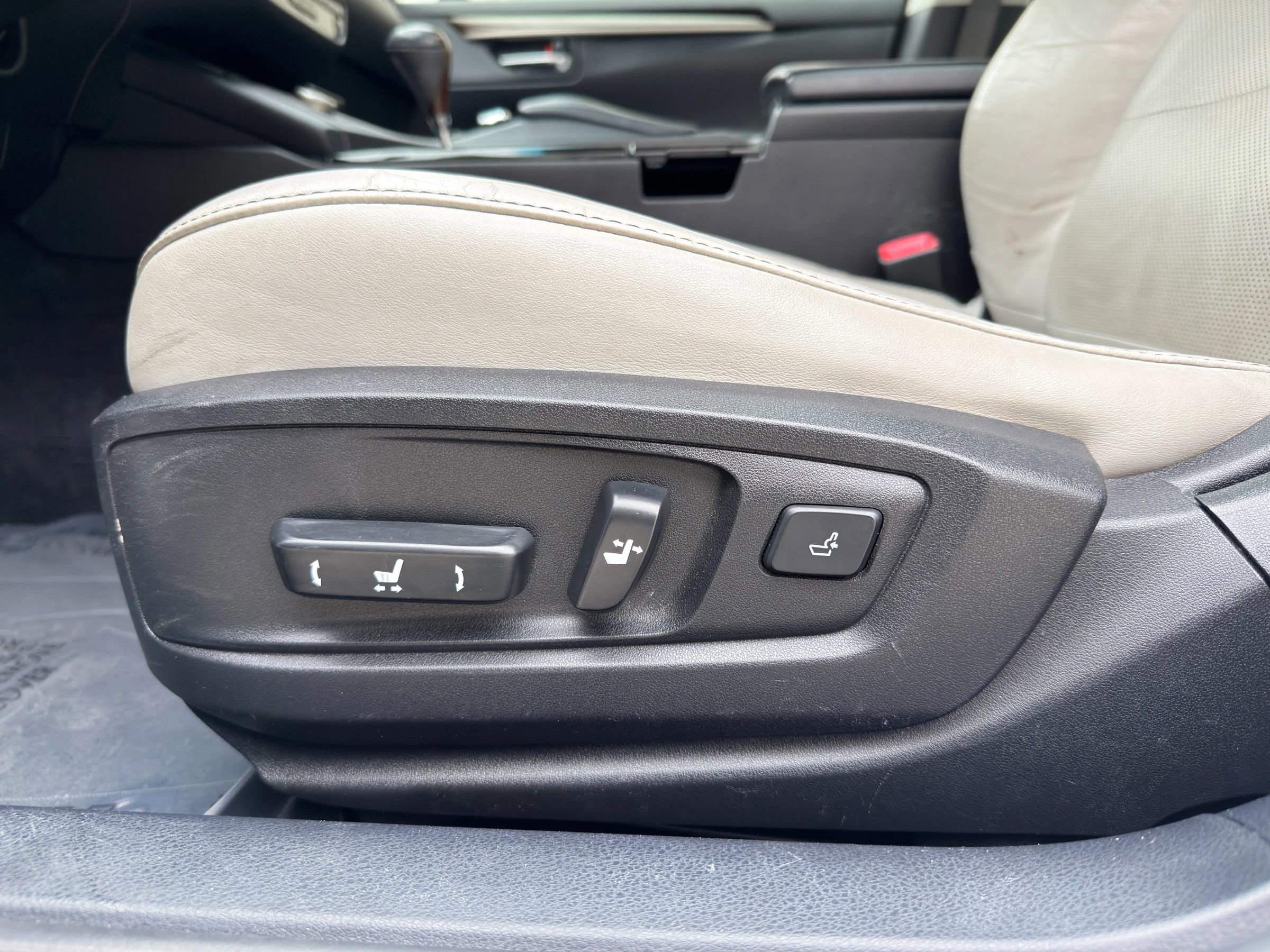 Used 2015 Lexus ES 350 w/ Luxury Package image 22