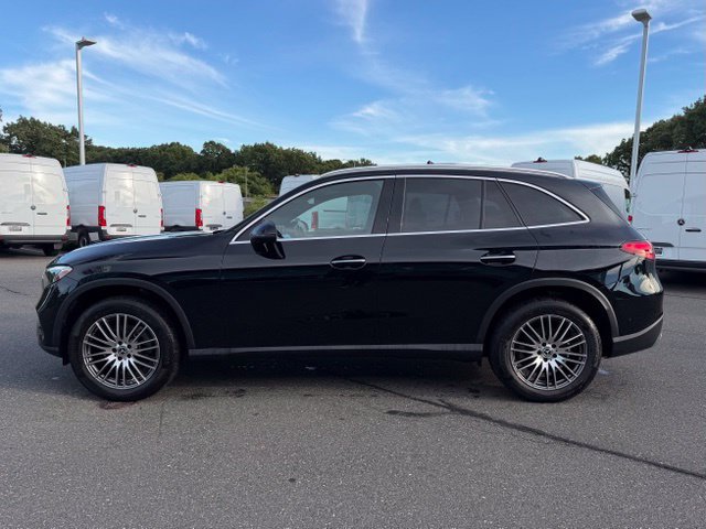 Used 2024 Mercedes-Benz GLC 300 4MATIC image 4