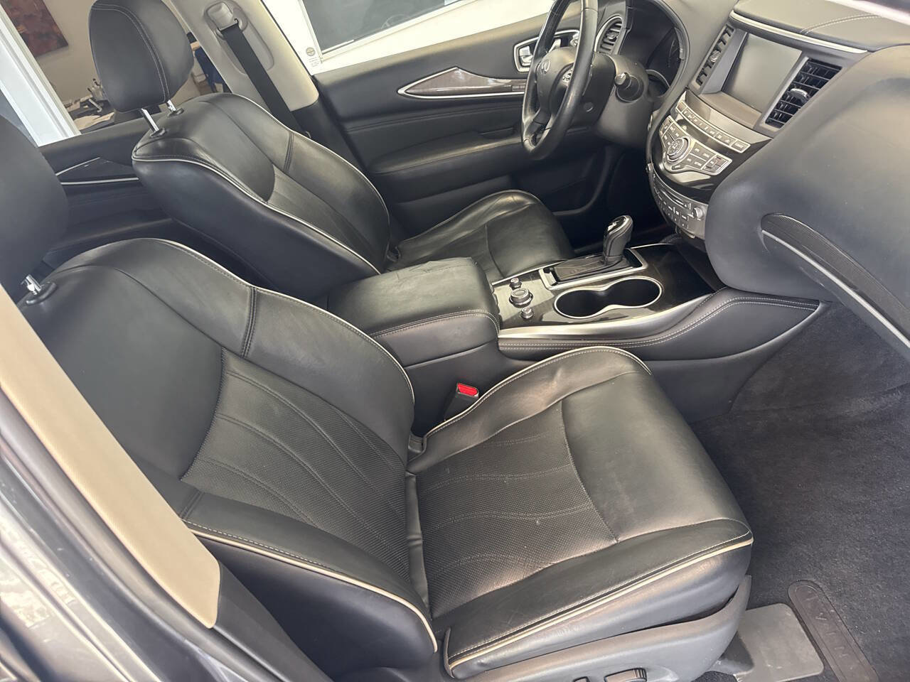 Used 2018 INFINITI QX60 AWD w/ Premium Plus Package image 16