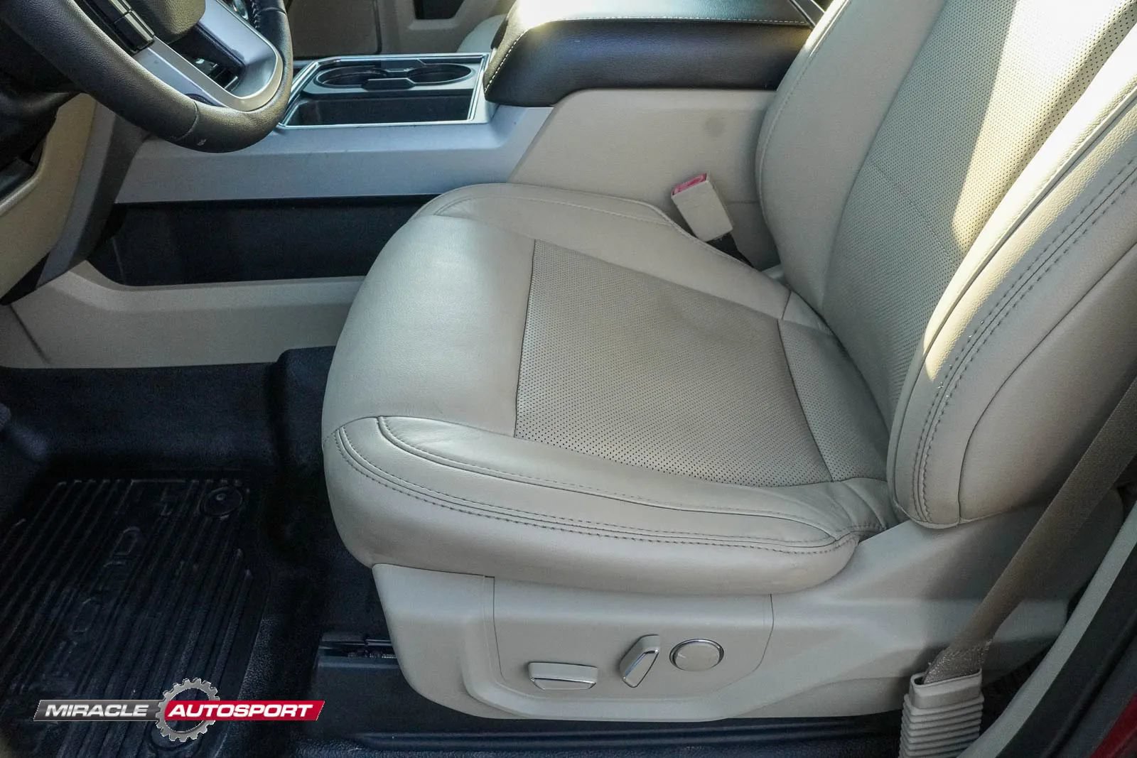 Used 2019 Ford F250 Lariat w/ Lariat Value Package AWD/4WD image 19