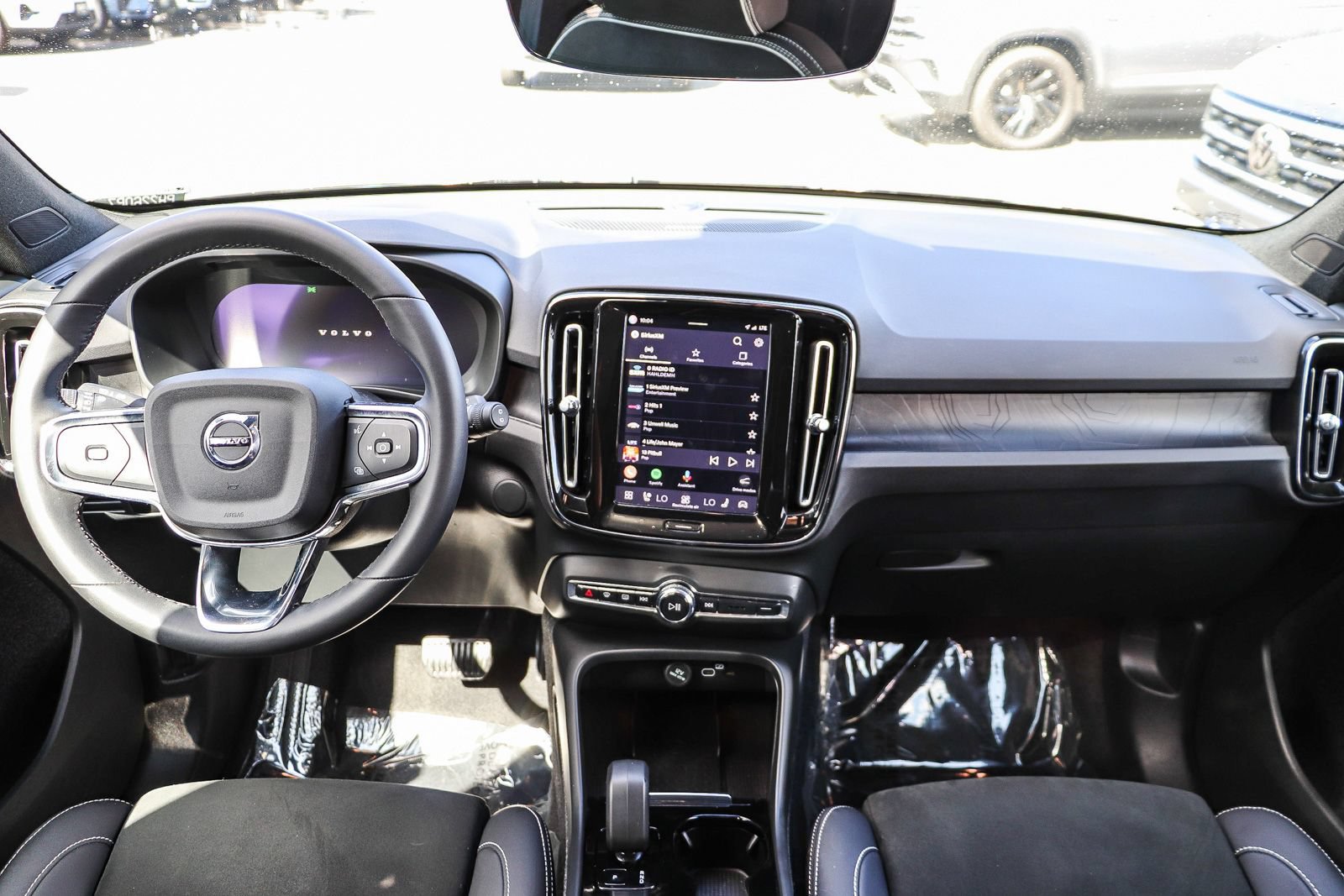 Used 2023 Volvo XC40 Recharge Ultimate AWD/4WD image 13