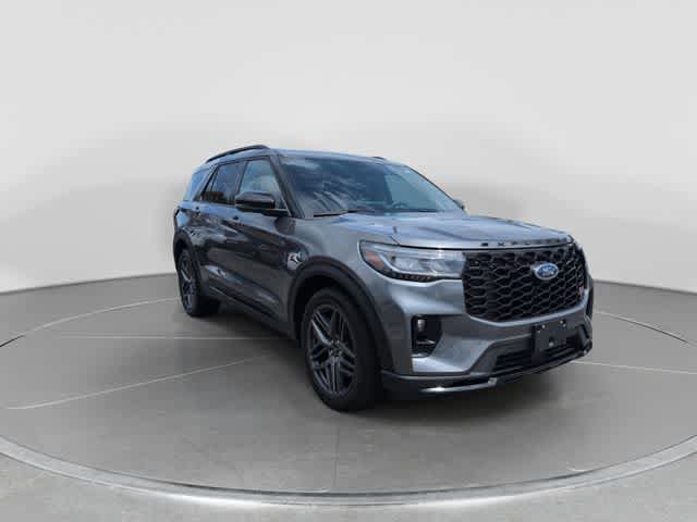 Used 2025 Ford Explorer ST AWD/4WD image 2