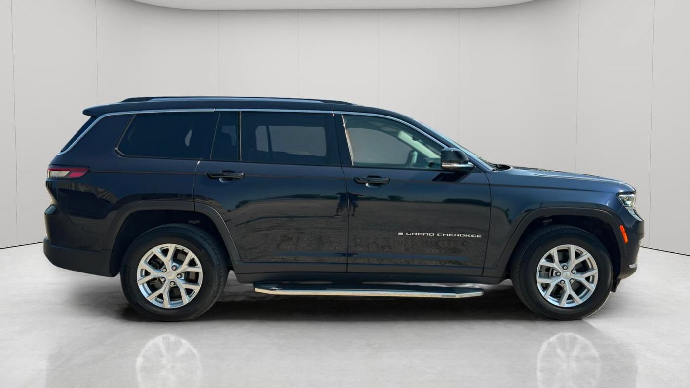 Used 2023 Jeep Grand Cherokee L Limited w/ Luxury Tech Group II AWD/4WD image 3