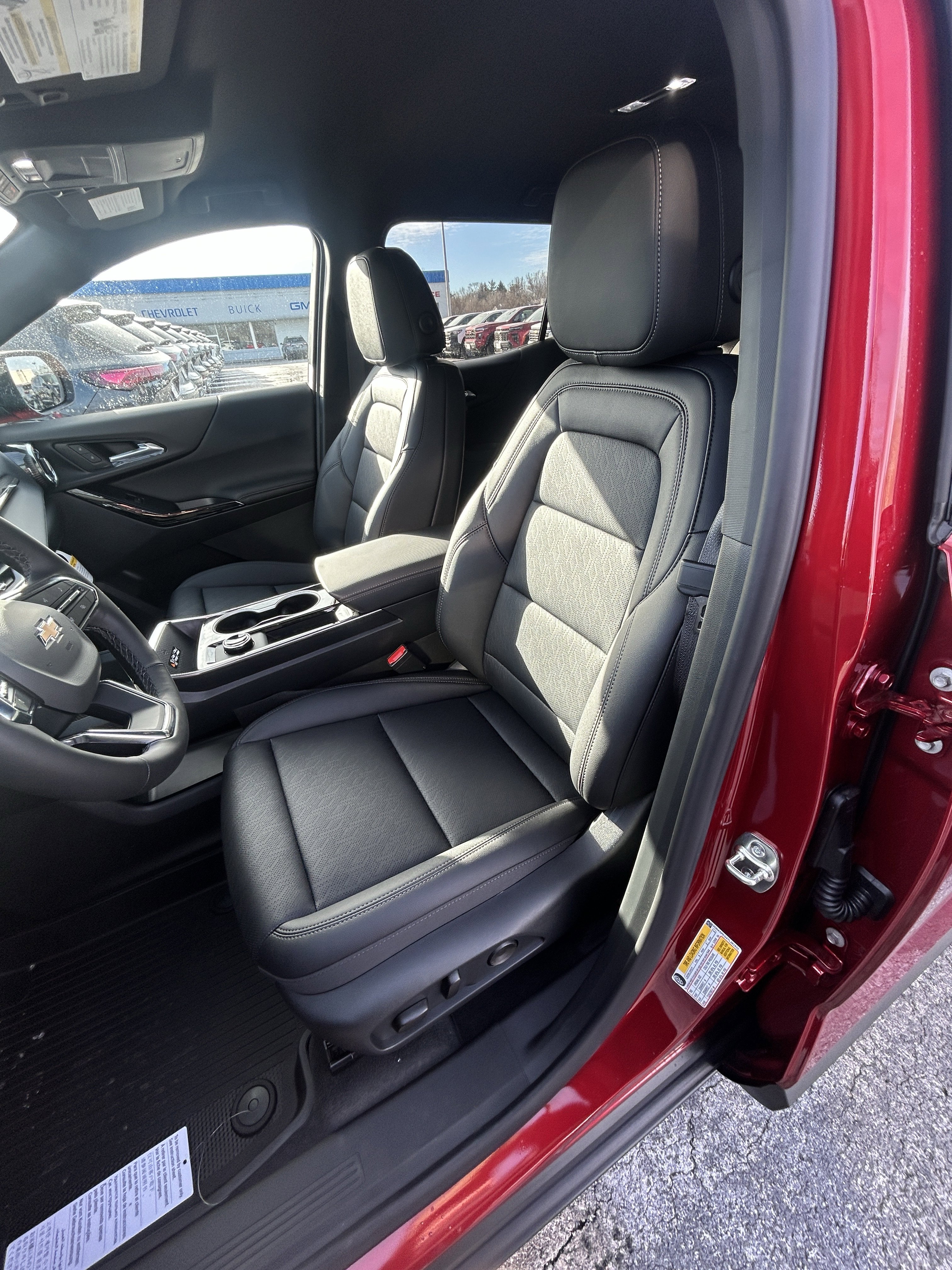 New 2026 Chevrolet Equinox LT w/ Convenience Package II image 8