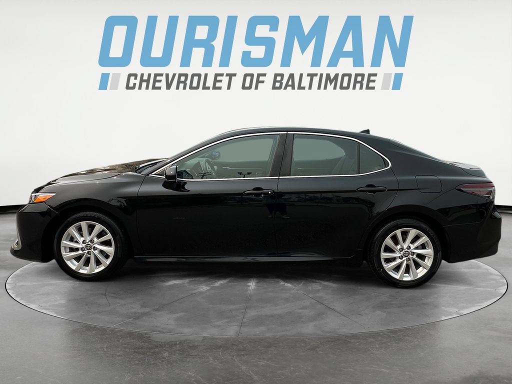 Used 2024 Toyota Camry LE FWD image 3