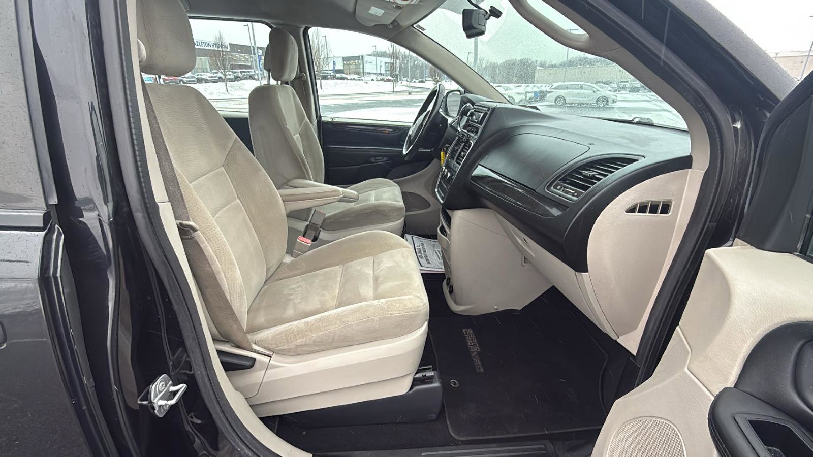 Used 2015 Dodge Grand Caravan American Value Package w/ UConnect Hands-Free Group image 19