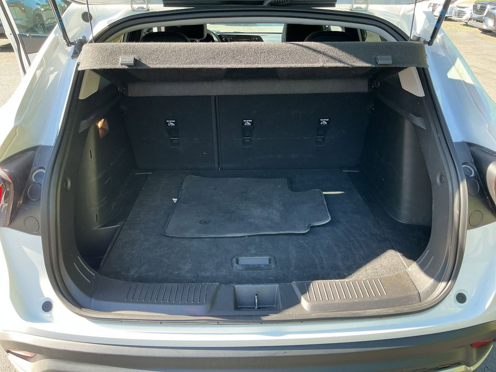 Used 2025 Chevrolet Trax LT w/ LT Convenience Package FWD image 25