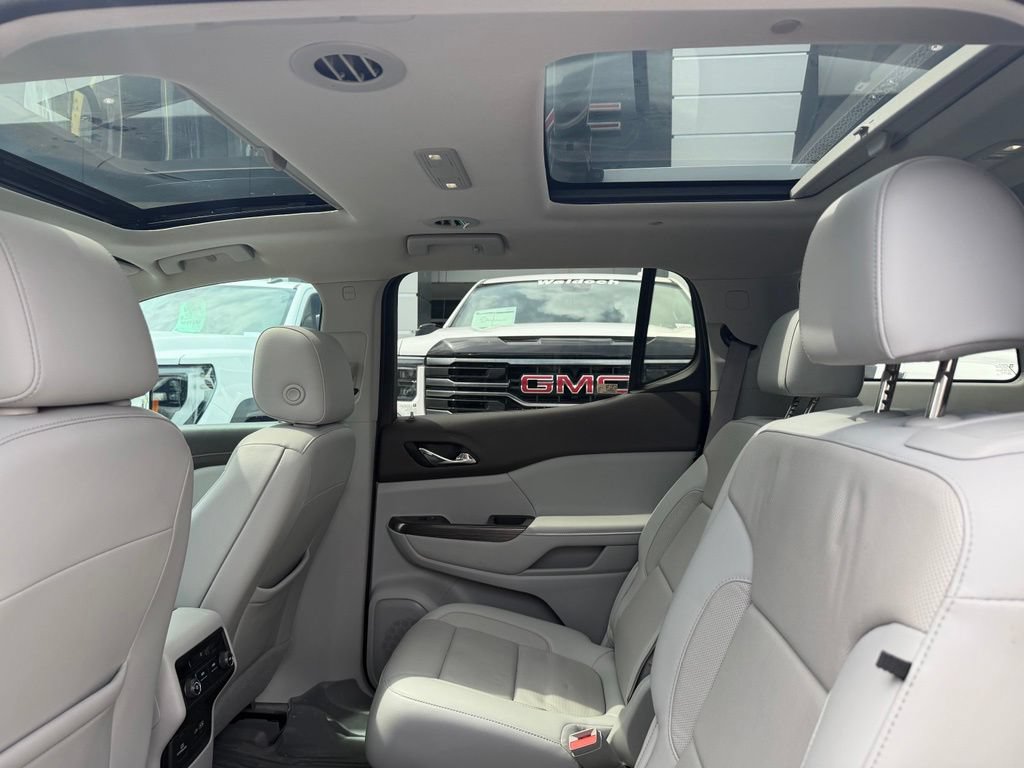 Used 2020 GMC Acadia SLT w/ Trailering Package FWD image 15