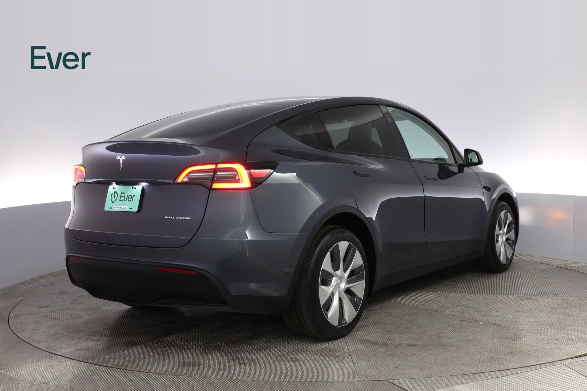 Used 2023 Tesla Model Y Long Range image 3