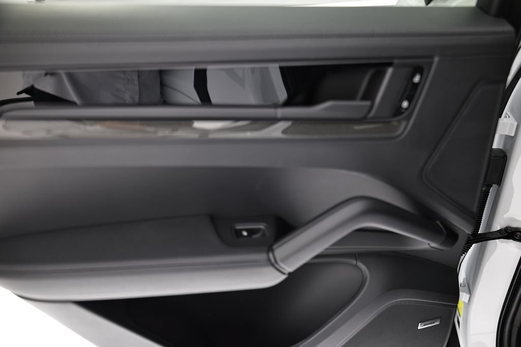 New 2026 Porsche Cayenne GTS AWD/4WD image 25