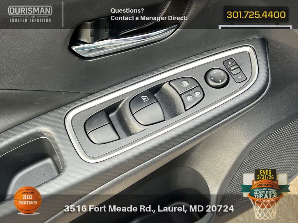 New 2025 Nissan Versa SR w/ Trunk Package image 8