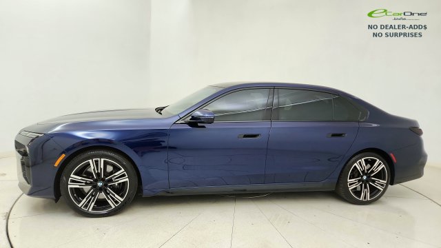 Used 2023 BMW 760i xDrive AWD/4WD image 3