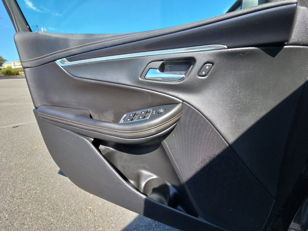 Used 2016 Chevrolet Impala LTZ FWD image 23