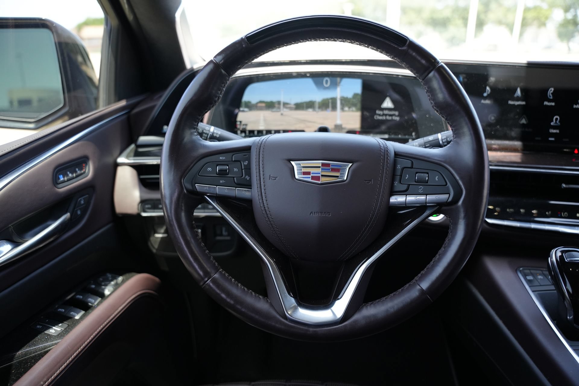 Used 2022 Cadillac Escalade Sport Platinum w/ Heavy-Duty Trailer Package AWD/4WD image 11