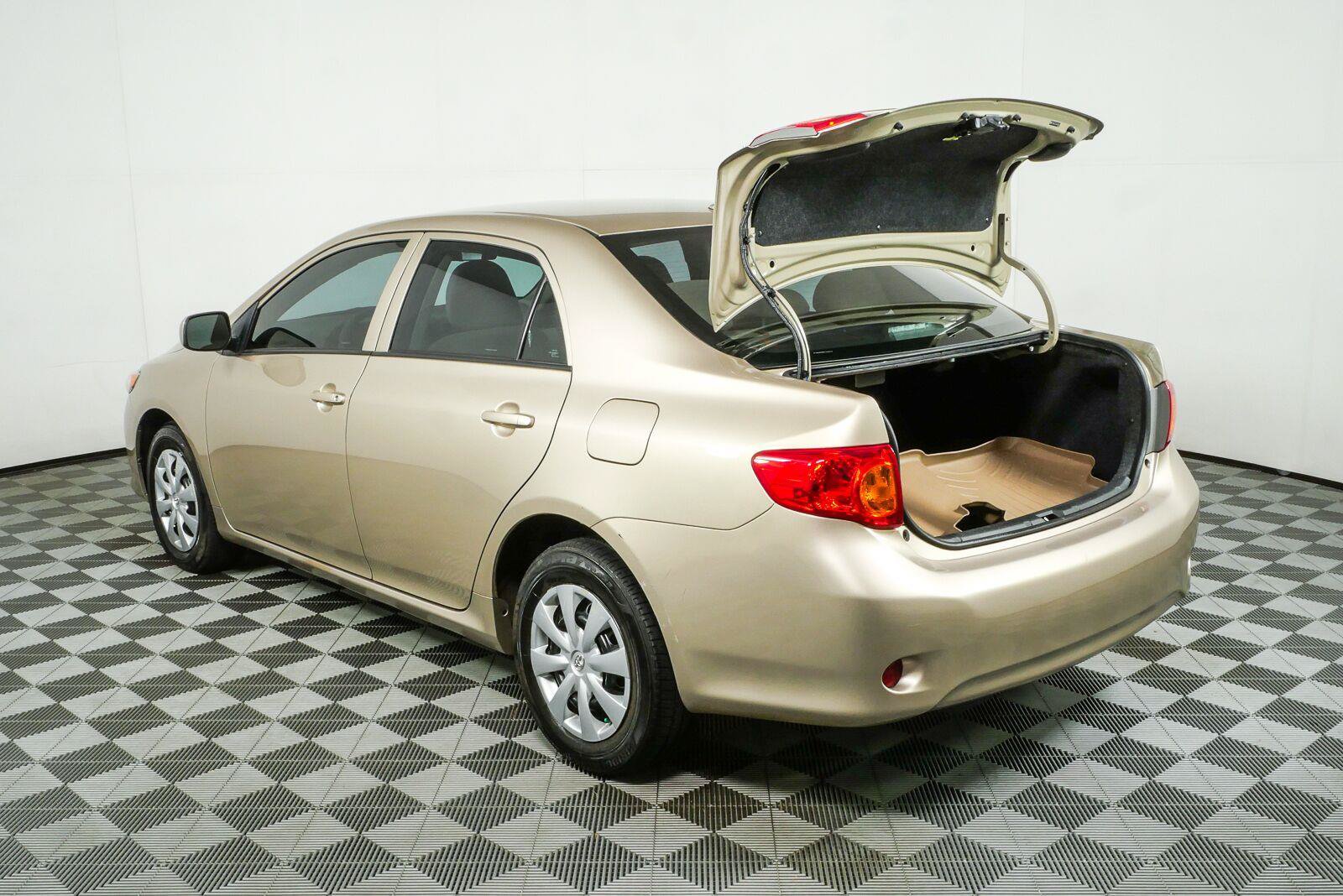 Used 2010 Toyota Corolla LE w/ LE EVP Pkg #1 FWD image 26