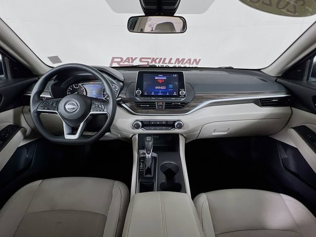 Used 2025 Nissan Altima 2.5 SV FWD image 23