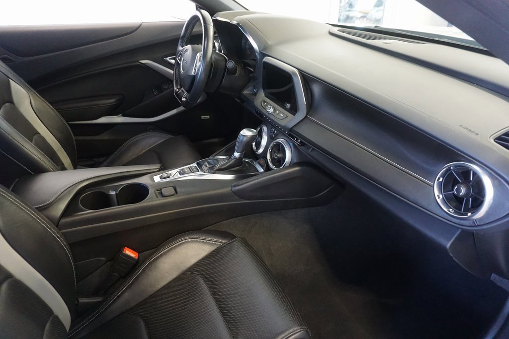 Used 2022 Chevrolet Camaro LT w/ Technology Package image 24